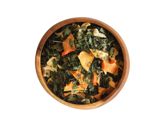 Luz dulce Tea blend in a wooden bowl.